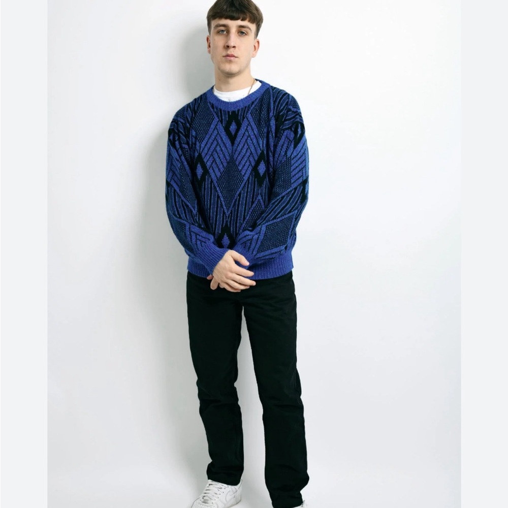 Vintage 90s blue and black Sweater